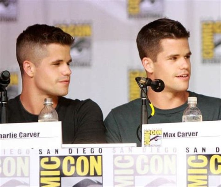 Charlie Carver Height, Weight, Age, Boyfriend, Family, Biography