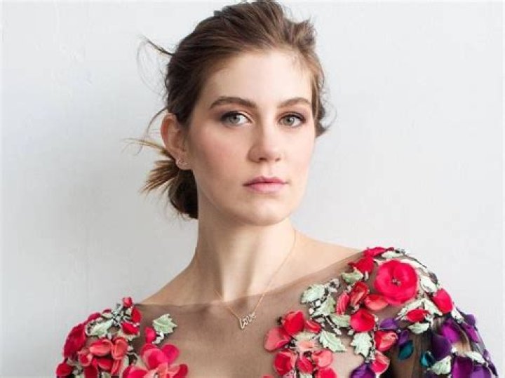 Laura Dreyfuss Height, Weight, Age, Body Statistics
