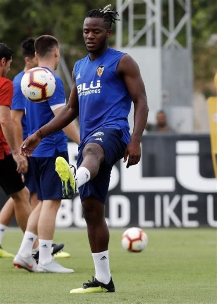 Michy Batshuayi Height, Weight, Age, Body Statistics