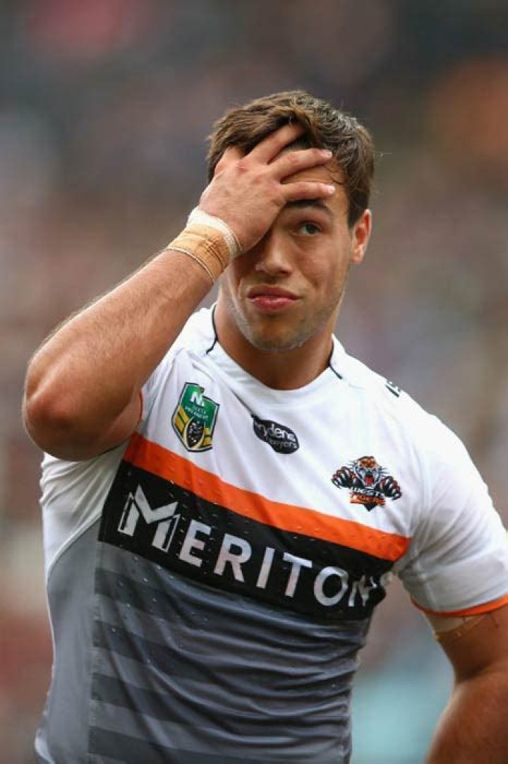 Rugby Footballer Luke Brooks Height, Weight, Age, Body Statistics